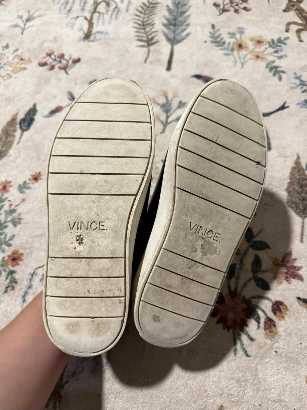 Vince bolton burgundy fashion letter sneakers size 5